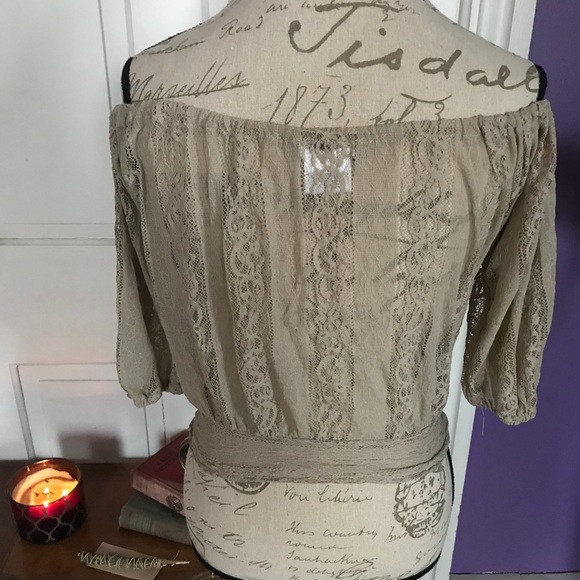 Boho off the shoulder lace top - Picture 2 of 3